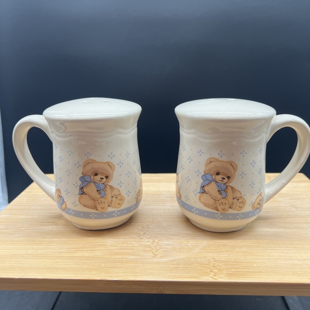 Tienshan THEODORE COUNTRY TEDDY BEAR 4" TALL Salt & Pepper Shaker Set Ceramic